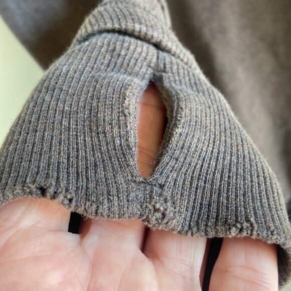 Lululemon Gratitude Wrap - Picture 5 of 8